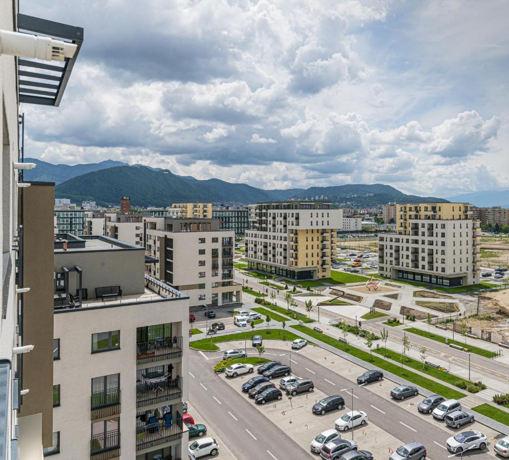 Coresi Modern Apartment Брашов Екстериор снимка