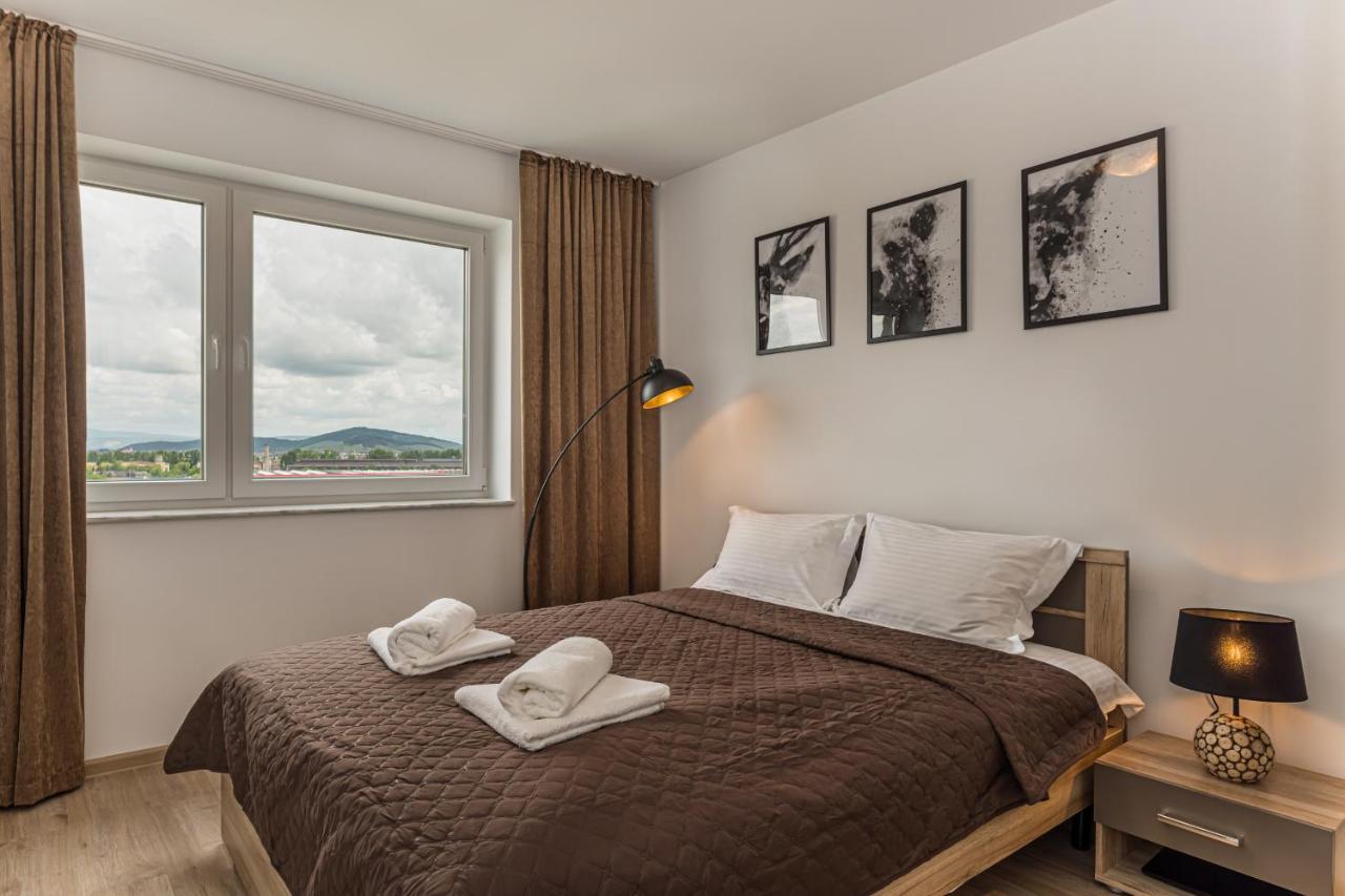 Coresi Modern Apartment Брашов Екстериор снимка