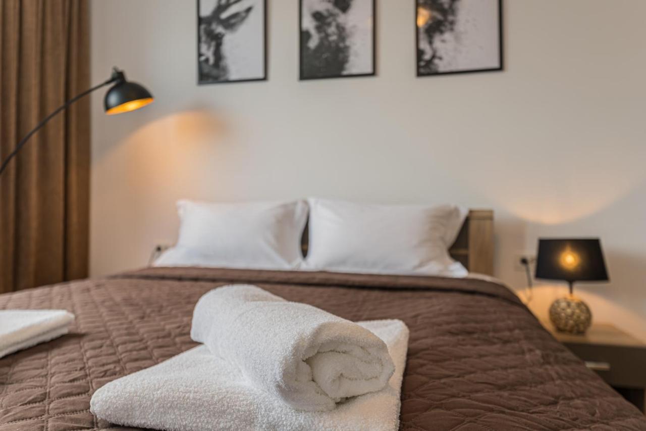 Coresi Modern Apartment Брашов Екстериор снимка