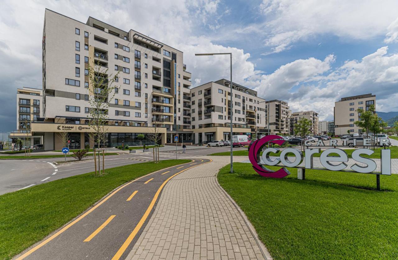 Coresi Modern Apartment Брашов Екстериор снимка